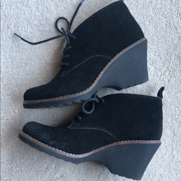 white mountain lambert wedge bootie